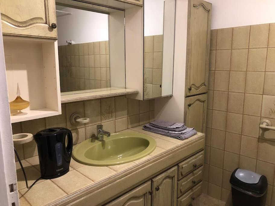 Chambre Calme Au Coeur D'Ussel Юссель Экстерьер фото