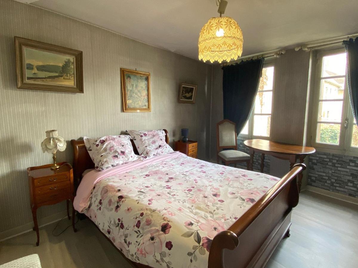 Chambre Calme Au Coeur D'Ussel Юссель Экстерьер фото